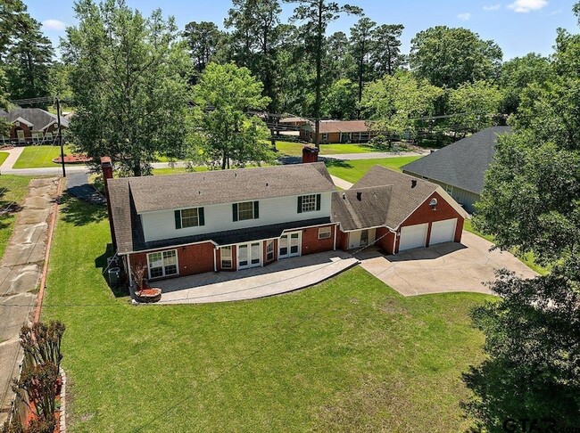 Photo - 199 Plum St
