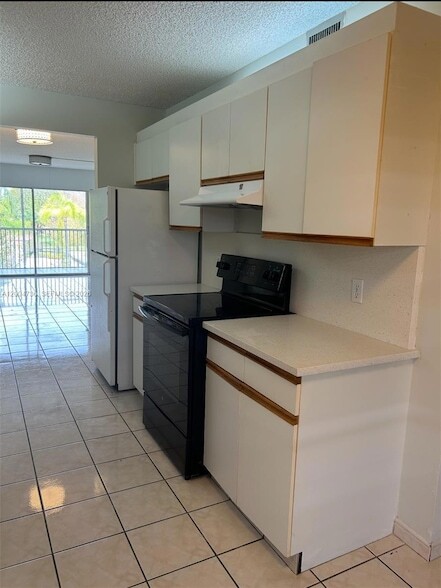 Photo - 12501 SW 14th St Unit 315R