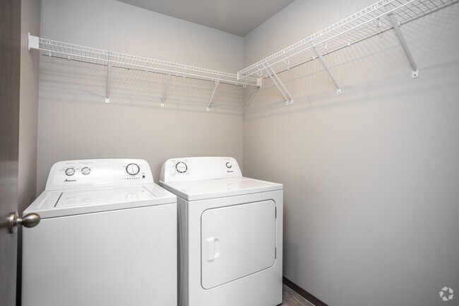 1BR, 1BA - 602 SF - Blue Ridge Commons