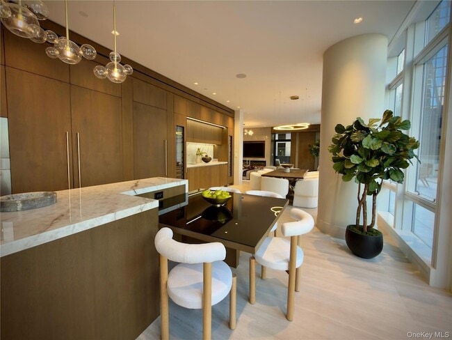 Photo - 20 W 53rd St