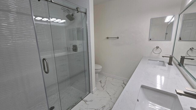 Photo - 5622 Royal Lake Cir