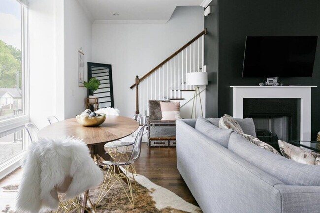 Photo - 816 Smiley St Unit ID1302201P