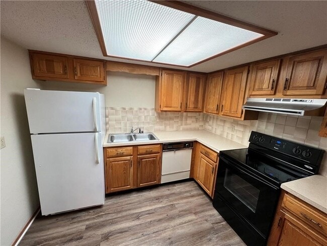 Photo - 323 S 11th Pl