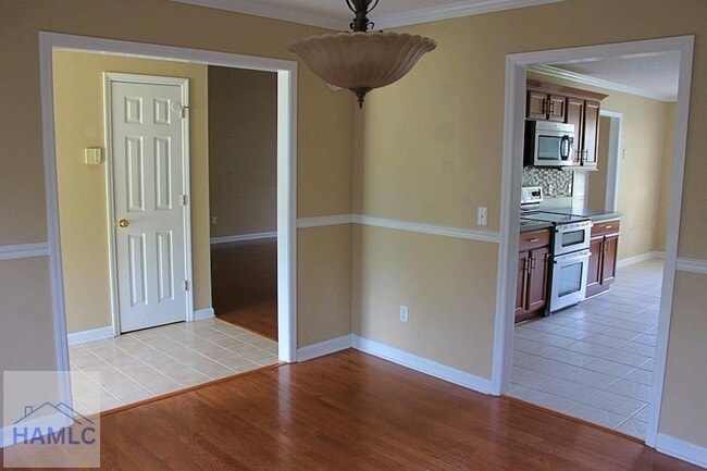 Photo - 180 Waters Ave