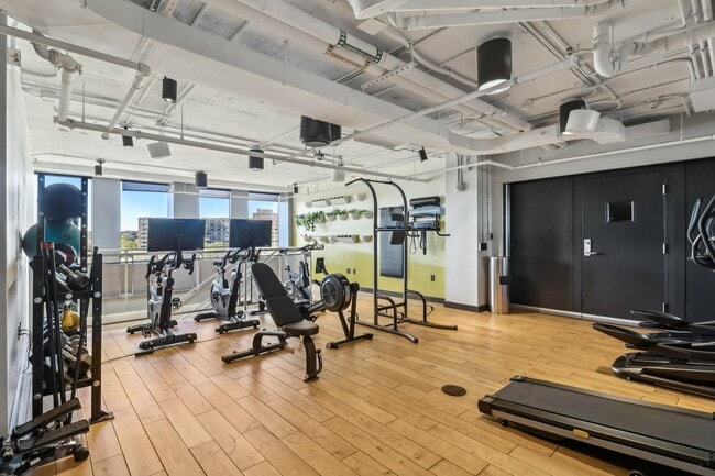 Photo - 2221 S Clark St