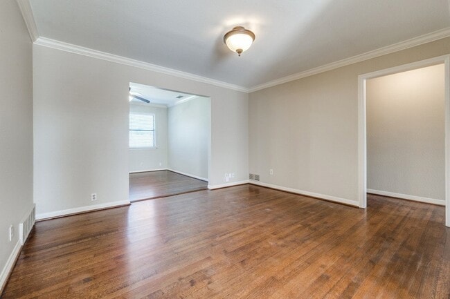 Photo - 7235 Syracuse Dr