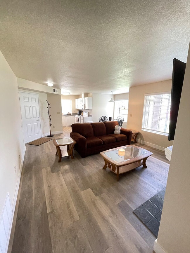 Building Photo - 604 N Columbia Center Blvd Unit ID1324047P