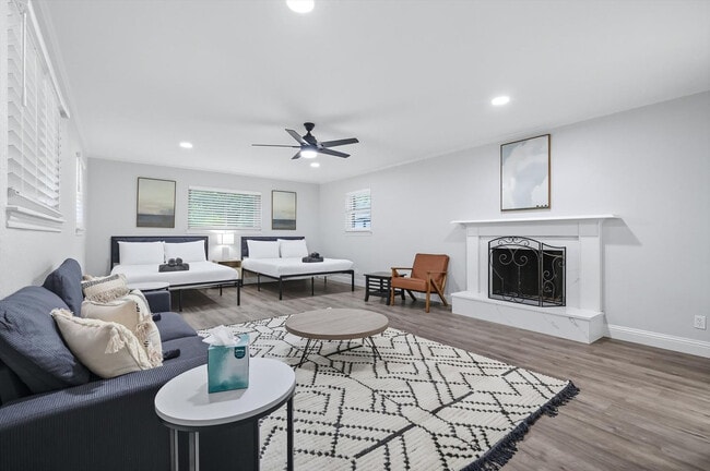 Photo - 3667 High Rd Unit ID1302354P