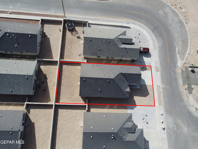 Photo - 420 Santiago Munoz