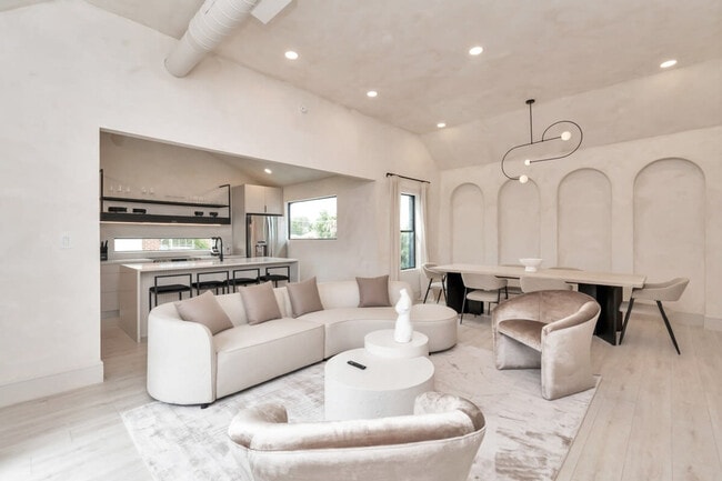 Photo - 2683 Blodgett St Unit ID1047952P