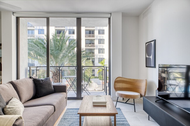 Building Photo - 21 NE 22nd St Unit FL11-ID147