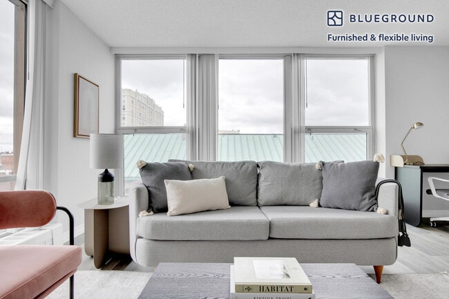 Photo - 5600 N Sheridan Rd Unit FL6-ID658