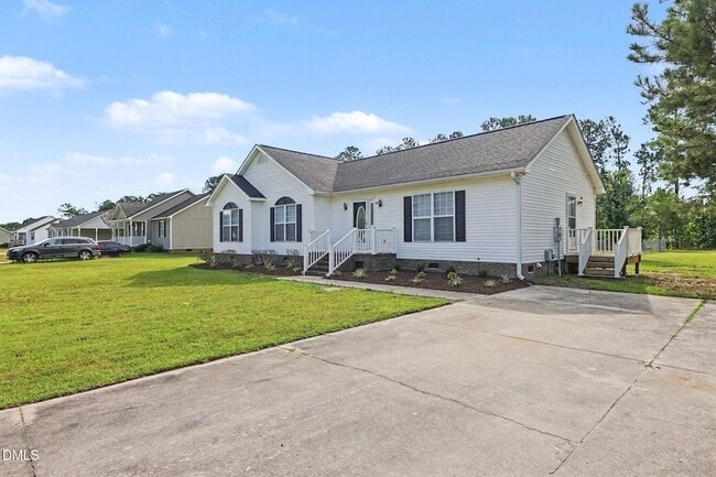 Photo - 148 Clearwater Dr