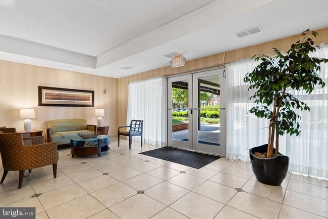 Photo - 4800 Chevy Chase Dr Unit 408