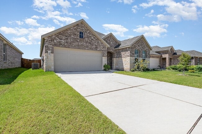 Photo - 545 Ml Trce Wy