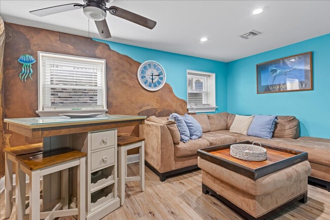 Building Photo - 16 S Nashville Ave Unit ID1309000P