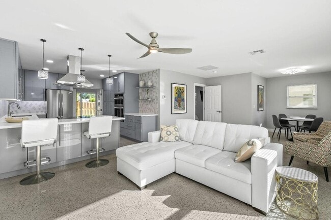 Photo - 1004 Stillwater Dr