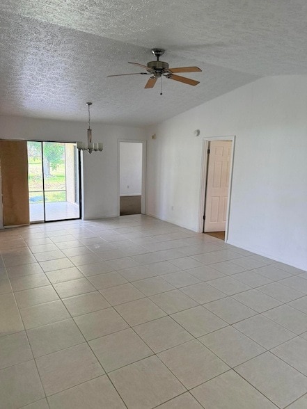 Photo - 508 NW Azalea Ave