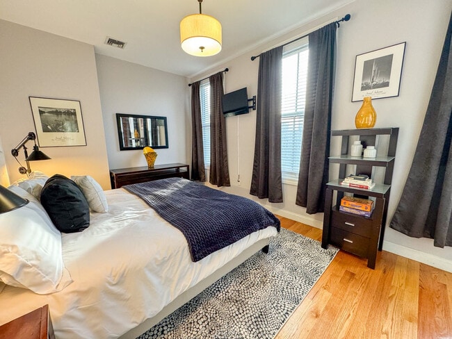 Photo - 6 Harvard Square Unit SI FL1-ID1238033P