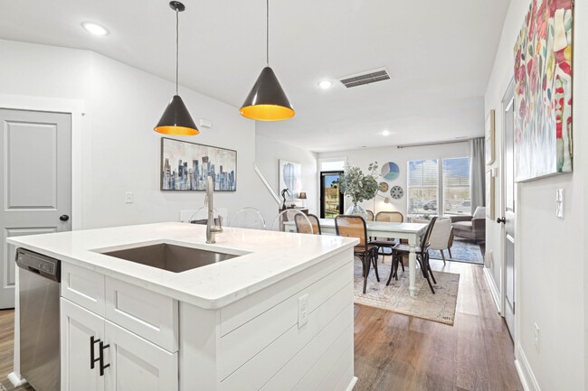 Blu South - Cobalt - Kitchen 4 - Blu South