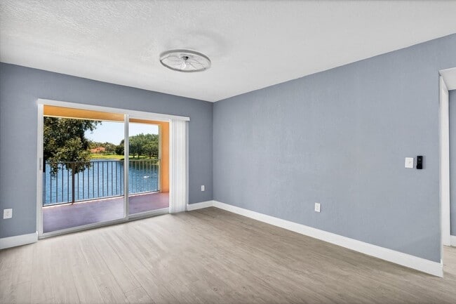 Photo - 1610 N 42ND Cir Unit 206