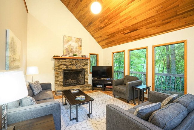 Building Photo - 224 Faulkner Rd Unit ID1308977P