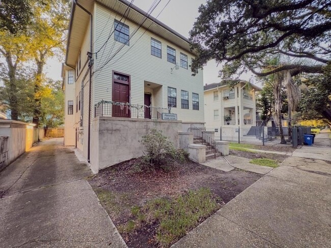 Photo - 2229 Napoleon Ave Unit B