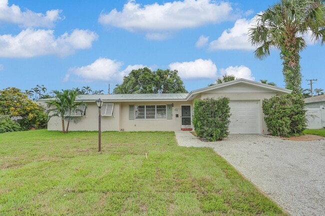 Photo - 732 Pelican Way