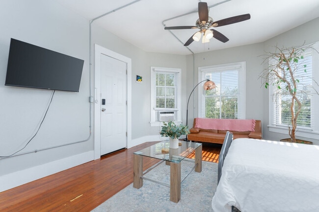 Photo - 308 Power St Unit ID1268415P