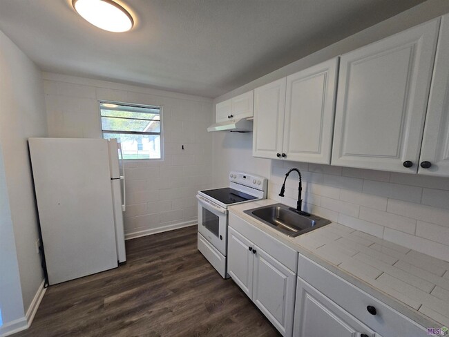 Photo - 3877 Cannon St