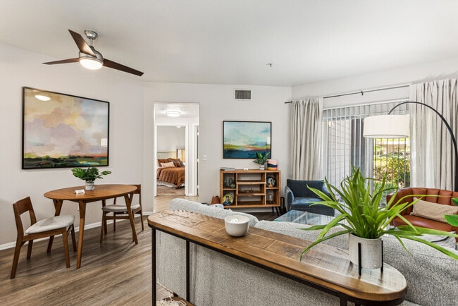 Photo - 850 on the Avenue