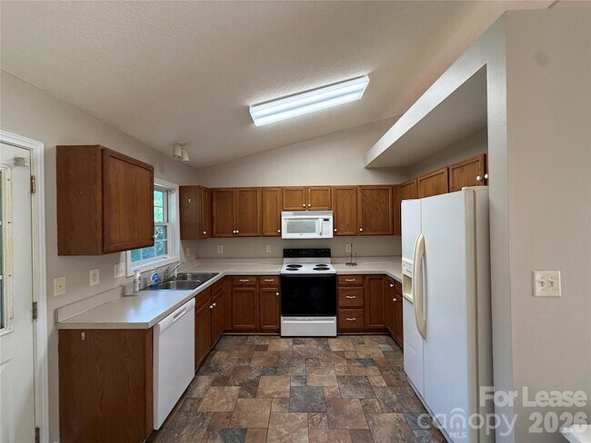 Photo - 375 Brookfield Dr