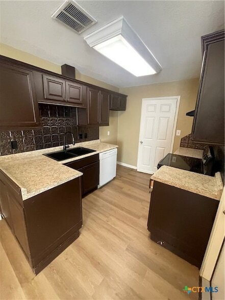 Photo - 204 Rattan Dr