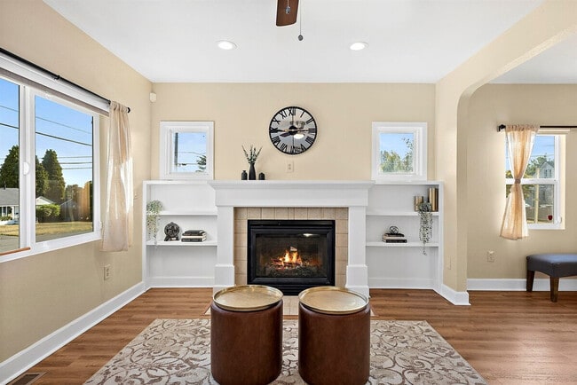 Photo - 109 E 45th St Unit ID1296627P