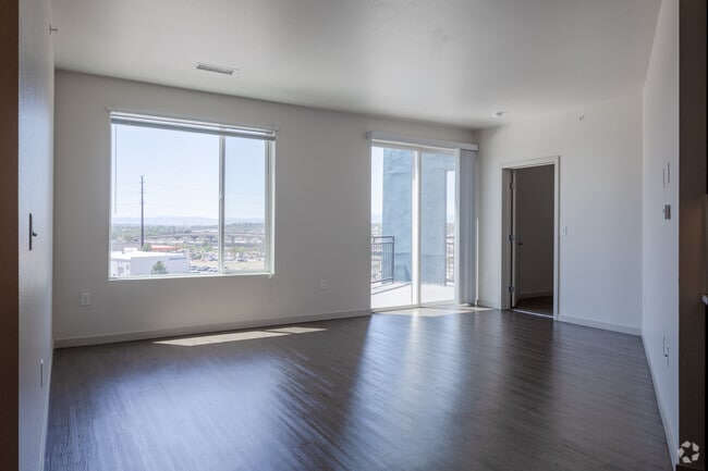 2BR, 2BA - 1,313SF - Cortland Alameda Station