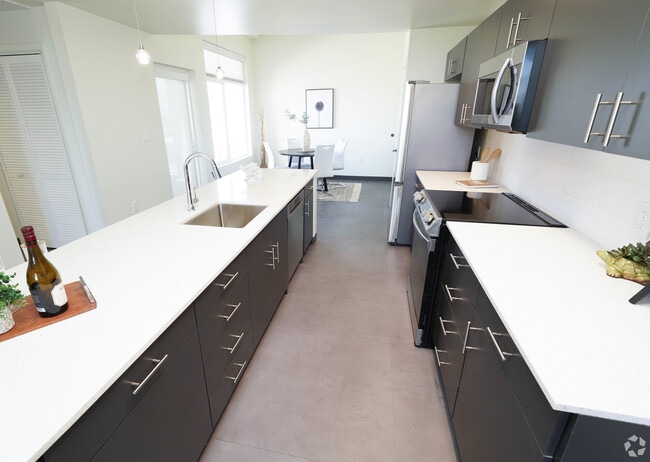 Luxury Apartments in Downtown Albuquerque - Monterey Place