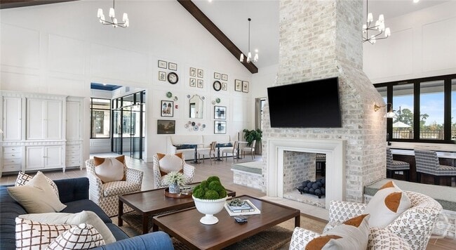 Photo - 100 Ronda St Unit B2