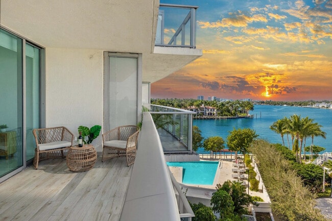 Building Photo - 6620 Indian Creek Dr Unit ID1380771P