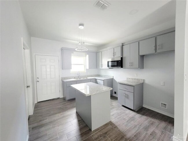 Photo - 2808 Rosemary Dr Unit 1