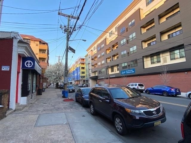 Photo - 233 Avenue East Unit 2