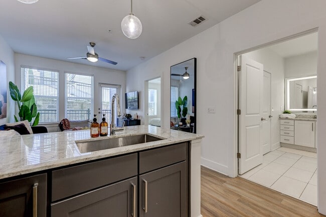 Photo - 308 Gibson St SE Unit ID1376620P