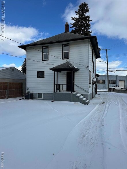 Photo - 28455 Melvin St