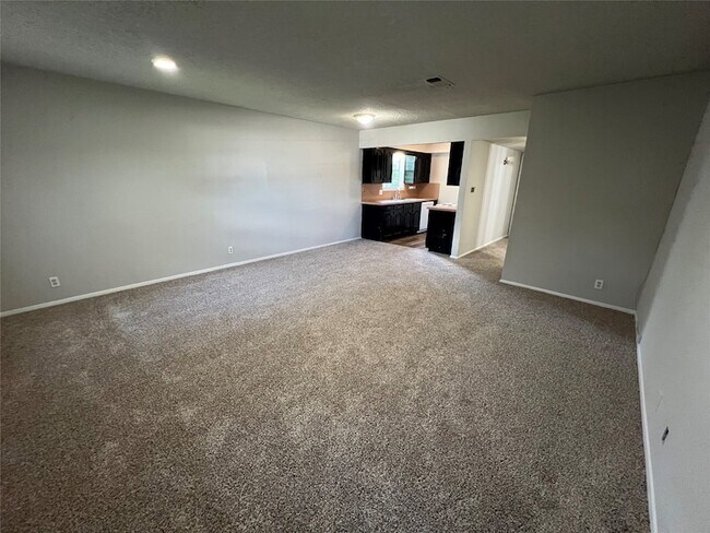 Photo - 802 N Crockett St
