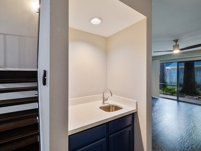 Photo - 14911 Wunderlich Dr Unit 907