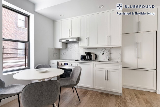 Photo - 915 W End Ave Unit FL4-ID2091