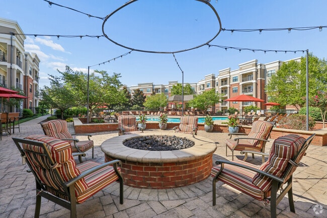 Firepit - 3343 Memorial