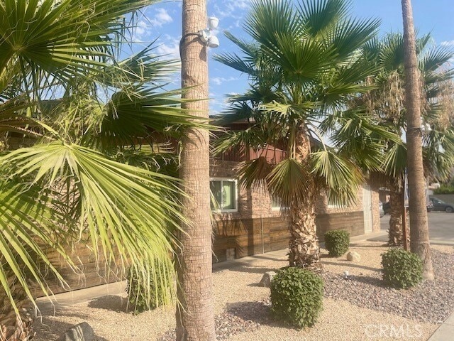 Building Photo - 51099 Eisenhower Dr Unit 4