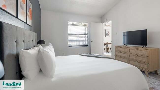 Photo - 1071 Clayton Ln Unit M1406.1407624