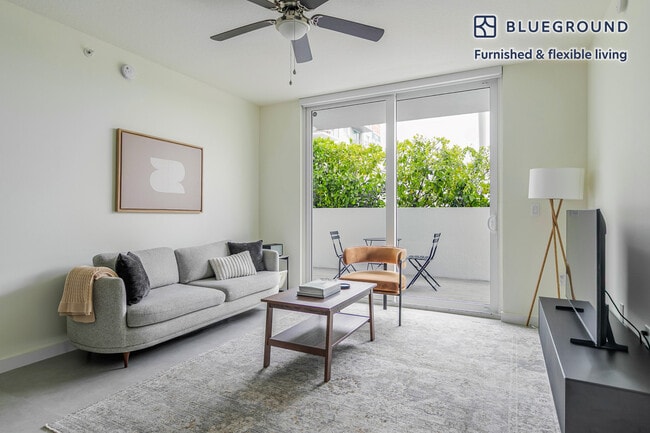 Building Photo - 729 NW 2nd St Unit FL4-ID159