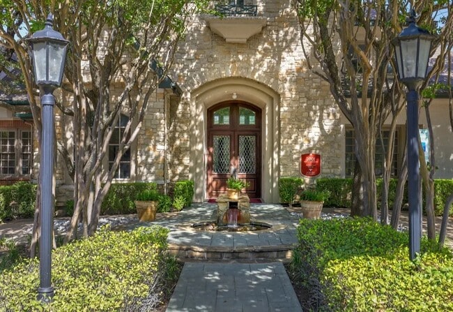 Photo - Seven Oaks Apts